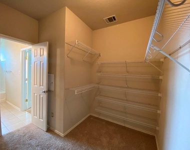 207 Brown St - Photo Thumbnail 16