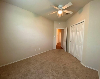 207 Brown St - Photo Thumbnail 20