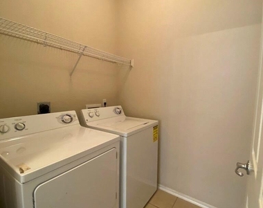 207 Brown St - Photo Thumbnail 28