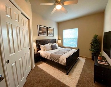 207 Brown St - Photo Thumbnail 36