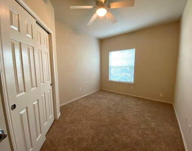 207 Brown St - Photo Thumbnail 18
