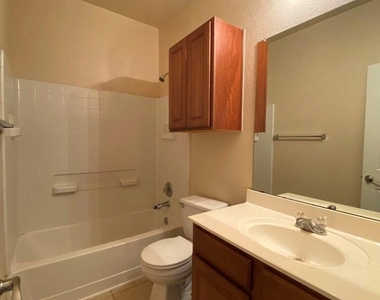 207 Brown St - Photo Thumbnail 21
