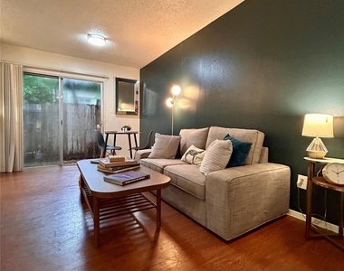 4209 Avenue B Ave - Photo Thumbnail 4