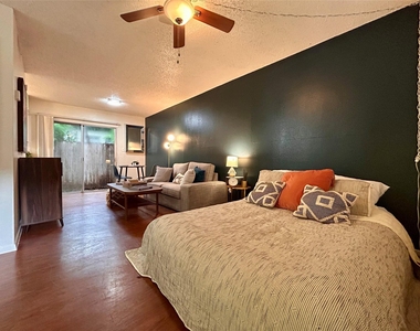 4209 Avenue B Ave - Photo Thumbnail 7