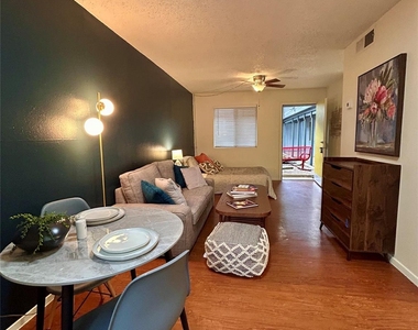 4209 Avenue B Ave - Photo Thumbnail 6