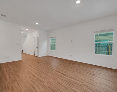 1433 Weatherford Ln - Photo Thumbnail 13