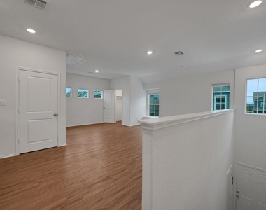 1433 Weatherford Ln - Photo Thumbnail 5