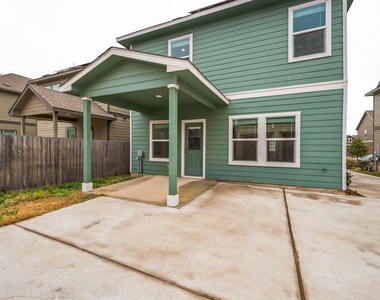1433 Weatherford Ln - Photo Thumbnail 3