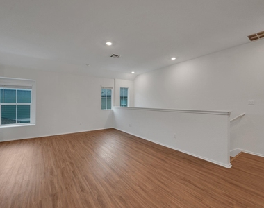 1433 Weatherford Ln - Photo Thumbnail 12