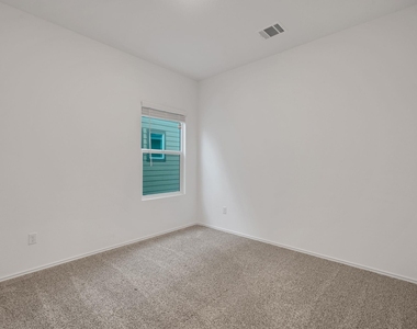 1433 Weatherford Ln - Photo Thumbnail 8
