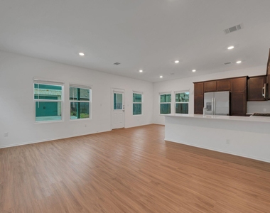 1433 Weatherford Ln - Photo Thumbnail 20