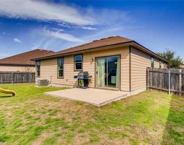 2240 Mccombs St - Photo Thumbnail 25