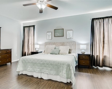2240 Mccombs St - Photo Thumbnail 16