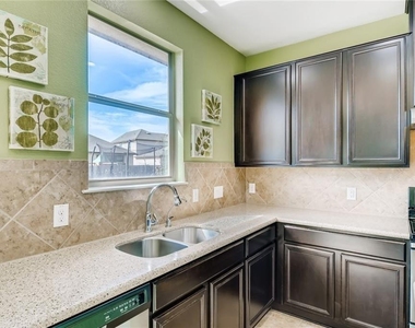 2240 Mccombs St - Photo Thumbnail 7