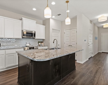 9809 Eloquence Dr - Photo Thumbnail 8