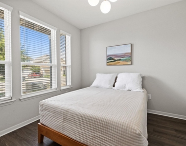 9809 Eloquence Dr - Photo Thumbnail 24