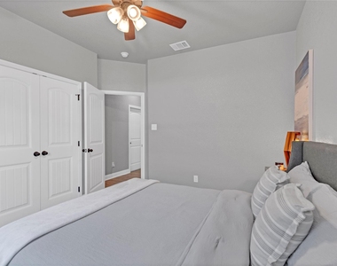 8508 Glade Dr - Photo Thumbnail 19