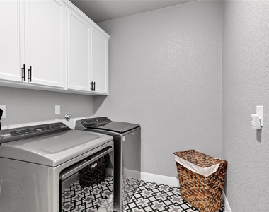 8508 Glade Dr - Photo Thumbnail 17