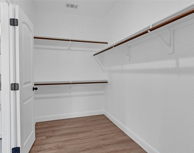 8508 Glade Dr - Photo Thumbnail 11
