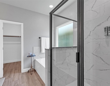 8508 Glade Dr - Photo Thumbnail 8