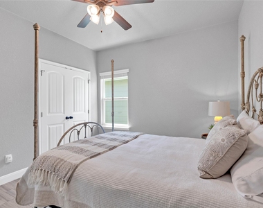 8508 Glade Dr - Photo Thumbnail 16