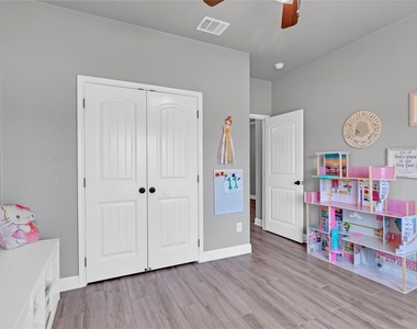8508 Glade Dr - Photo Thumbnail 13