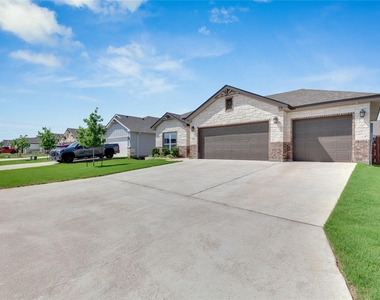 8508 Glade Dr - Photo Thumbnail 1