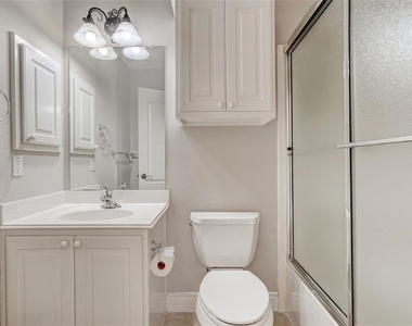 10140 Brimfield Dr - Photo Thumbnail 18