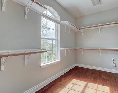 10140 Brimfield Dr - Photo Thumbnail 23