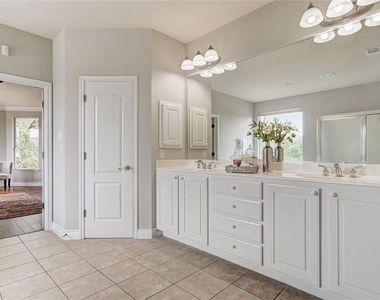 10140 Brimfield Dr - Photo Thumbnail 21