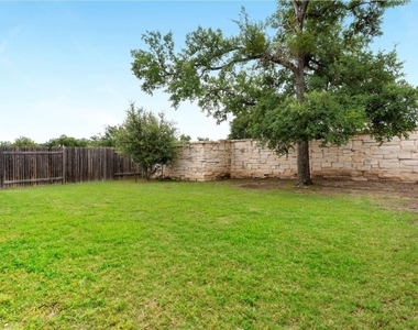 420 Winding Hollow Ln - Photo Thumbnail 31