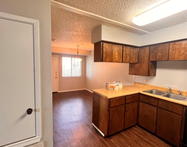 301 12th St - Photo Thumbnail 17