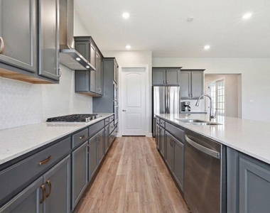 513 Barnhill Loop - Photo Thumbnail 8