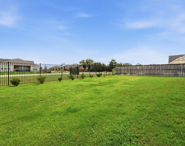 513 Barnhill Loop - Photo Thumbnail 24