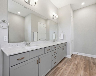 513 Barnhill Loop - Photo Thumbnail 12
