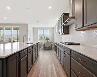 513 Barnhill Loop - Photo Thumbnail 7
