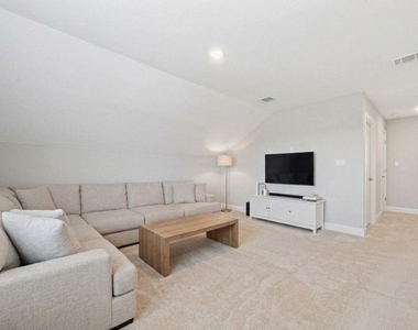 513 Barnhill Loop - Photo Thumbnail 19