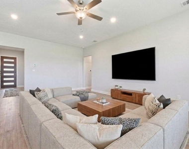 513 Barnhill Loop - Photo Thumbnail 6