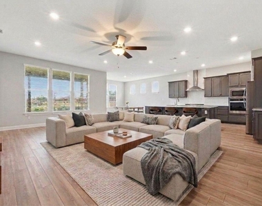 513 Barnhill Loop - Photo Thumbnail 5