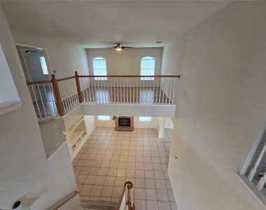 3208 Santee Dr - Photo Thumbnail 11