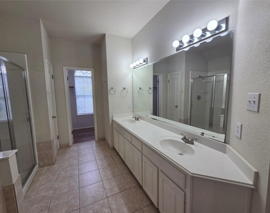 3208 Santee Dr - Photo Thumbnail 19