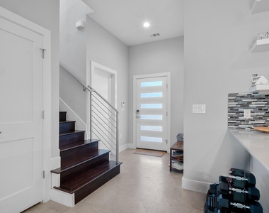 7206 Carver Ave - Photo Thumbnail 1
