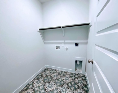 233 William Moon Way - Photo Thumbnail 7