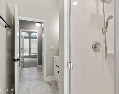 14617 Zachary Drive E - Photo Thumbnail 35