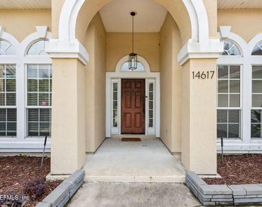 14617 Zachary Drive E - Photo Thumbnail 5