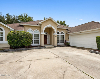 14617 Zachary Drive E - Photo Thumbnail 4