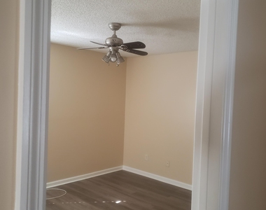 8602 Longford Drive - Photo Thumbnail 16
