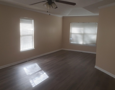 8602 Longford Drive - Photo Thumbnail 10