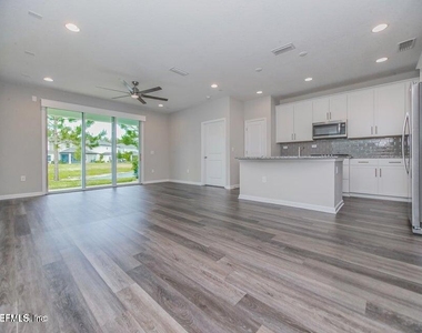 432 Pine Bluff Drive - Photo Thumbnail 3