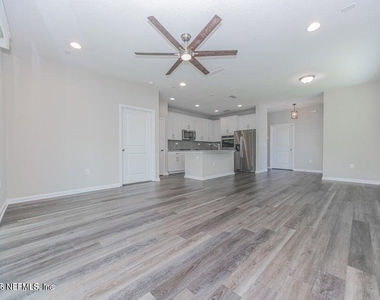 432 Pine Bluff Drive - Photo Thumbnail 4